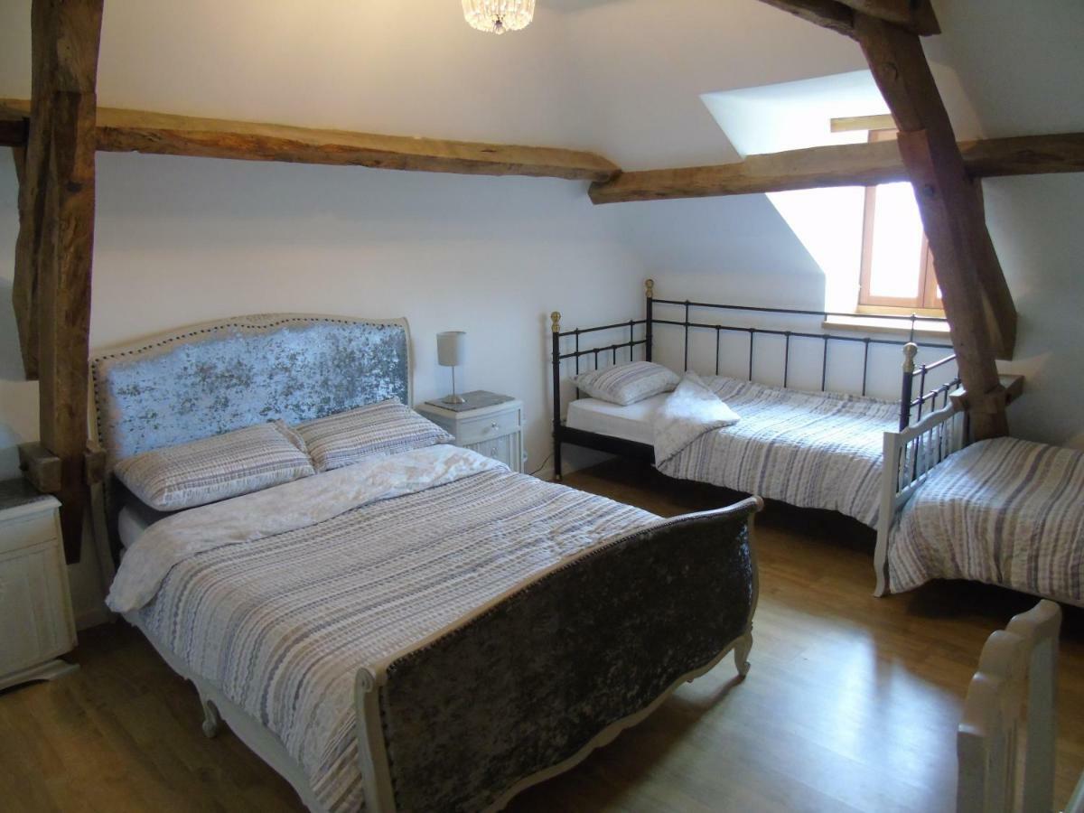 Linards Puy Larousse Farm House B&B 외부 사진